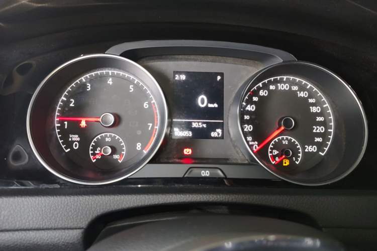 Used Volkswagen Golf 2018 280TSI Automatic R-Line Model Instrument Cluster