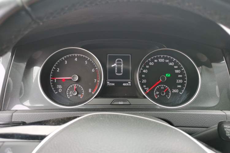 Used Volkswagen Golf 2018 230TSI Automatic Luxury Version Instrument Cluster