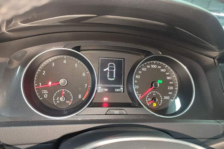 Used Volkswagen Golf 2018 230TSI Automatic Luxury Version Instrument Cluster