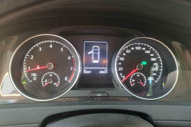 Used Volkswagen Golf 2018 1.6L Automatic Comfort Model Instrument Cluster