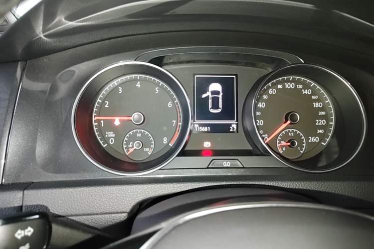 Used Volkswagen Golf 2018 230TSI Automatic Luxury Version Instrument Cluster