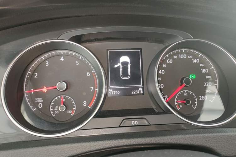 Used Volkswagen Golf 2018 230TSI Automatic Comfort Model Instrument Cluster