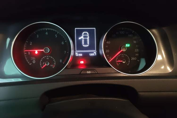 Used Volkswagen Golf 2018 230TSI Automatic Luxury Version Instrument Cluster