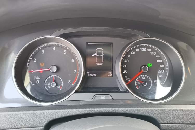 Used Volkswagen Golf 2018 230TSI Automatic Luxury Version Instrument Cluster