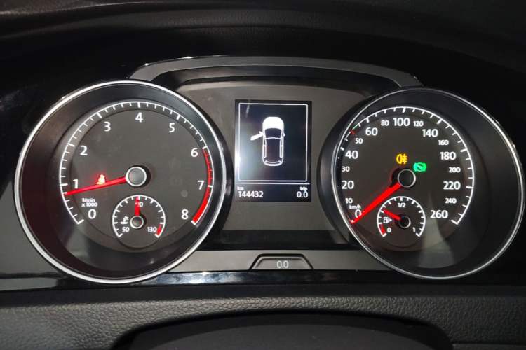Used Volkswagen Golf 2018 280TSI Automatic R-Line Model Instrument Cluster