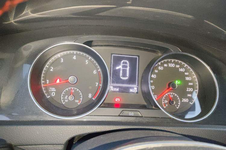 Used Volkswagen Golf 2018 1.6L Automatic Comfort Model Instrument Cluster