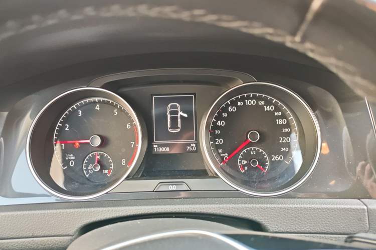 Used Volkswagen Golf 2018 230TSI Automatic Comfort Model Instrument Cluster