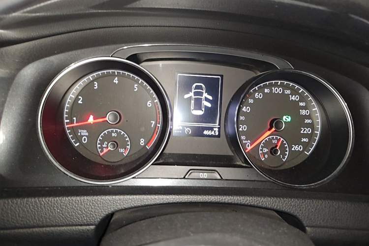 Used Volkswagen Golf 2018 1.6L Automatic Comfort Model Instrument Cluster