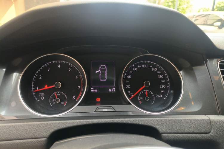 Used Volkswagen Golf 2018 230TSI Manual Comfort Version Instrument Cluster