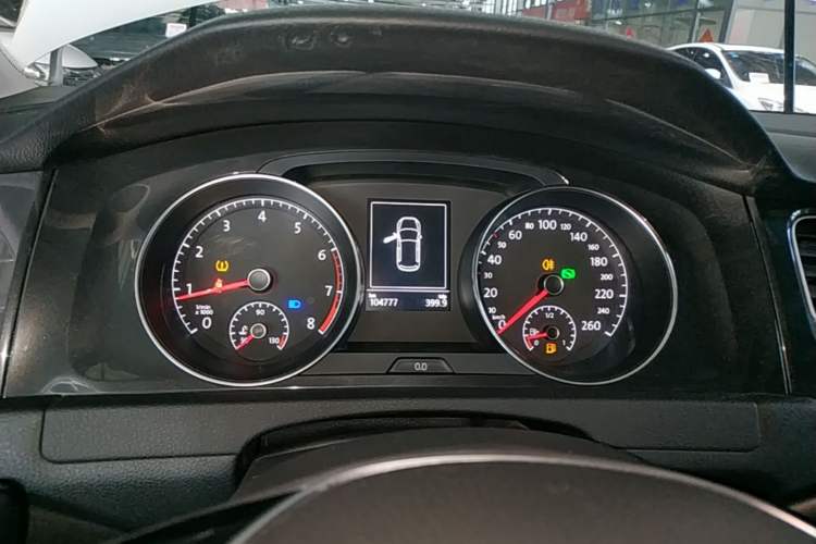 Used Volkswagen Golf 2018 1.6L Automatic Comfort Model Instrument Cluster