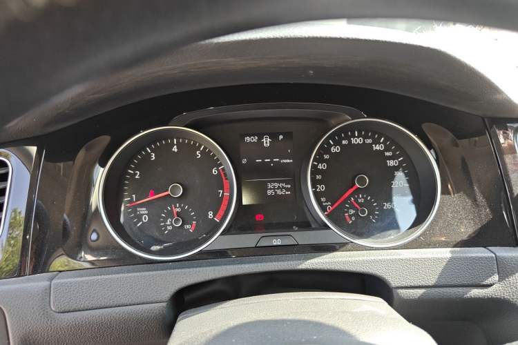 Used Volkswagen Golf 2018 1.6L Automatic Fashion Model Instrument Cluster