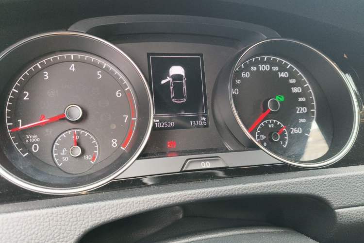 Used Volkswagen Golf 2018 280TSI Automatic R-Line Model Instrument Cluster