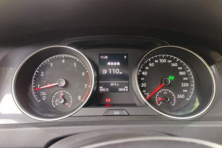 Used Volkswagen Golf 2018 230TSI Automatic Comfort Model Instrument Cluster