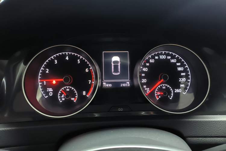 Used Volkswagen Golf 2018 230TSI Automatic Comfort Model Instrument Cluster