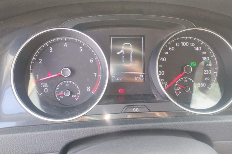 Used Volkswagen Golf 2018 1.6L Automatic Comfort Model Instrument Cluster