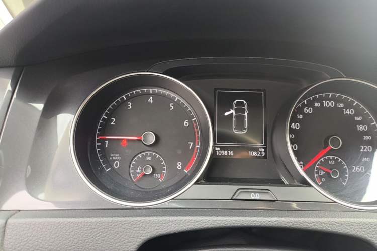 Used Volkswagen Golf 2018 230TSI Automatic Comfort Model Instrument Cluster