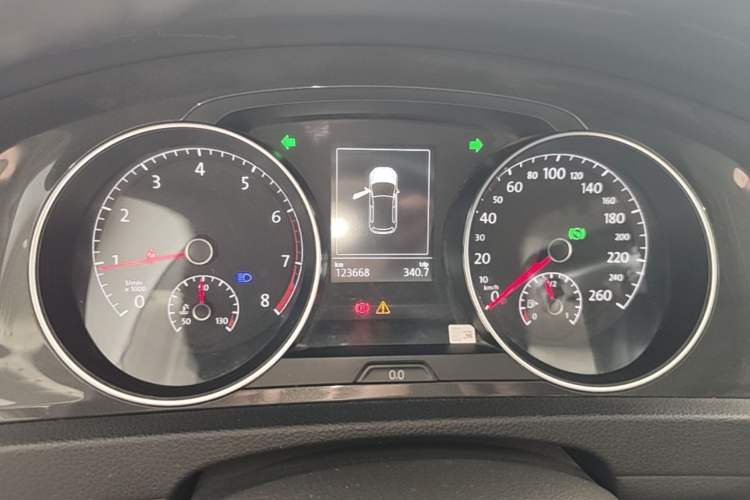 Used Volkswagen Golf 2018 230TSI Automatic Luxury Version Instrument Cluster