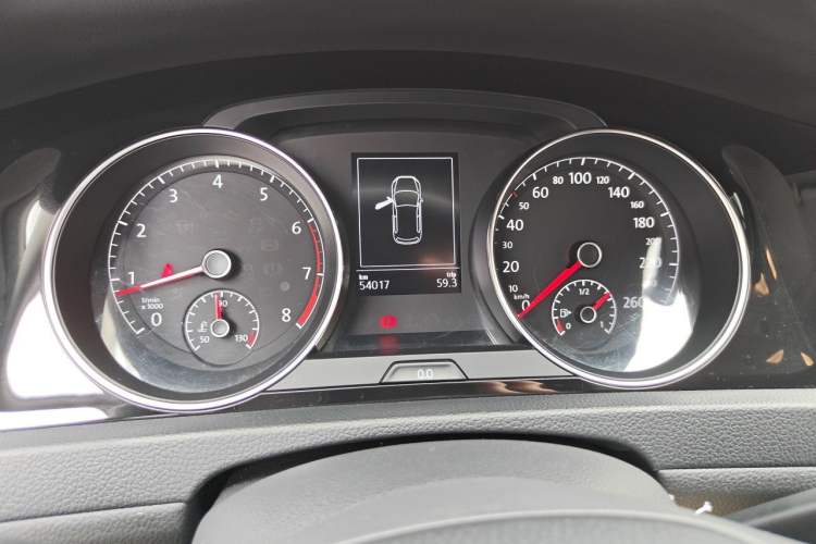 Used Volkswagen Golf 2018 1.6L Automatic Fashion Model Instrument Cluster