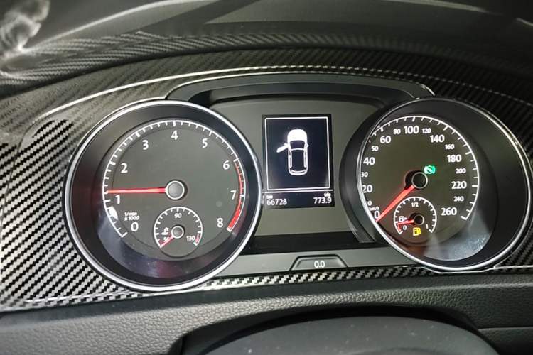 Used Volkswagen Golf 2018 280TSI Automatic R-Line Model Instrument Cluster
