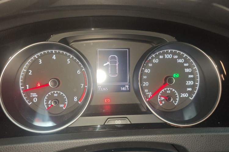 Used Volkswagen Golf 2018 280TSI Automatic R-Line Model Instrument Cluster