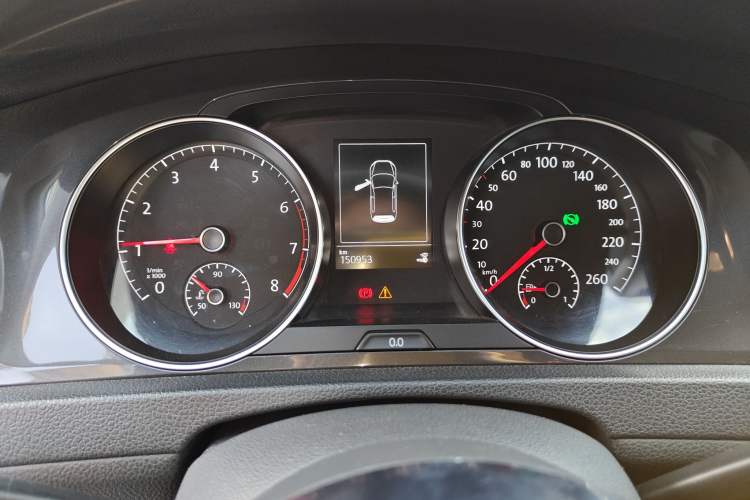 Used Volkswagen Golf 2018 230TSI Automatic Luxury Version Instrument Cluster