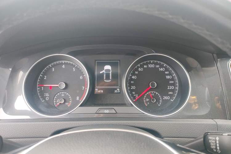 Used Volkswagen Golf 2018 230TSI Automatic Luxury Version Instrument Cluster
