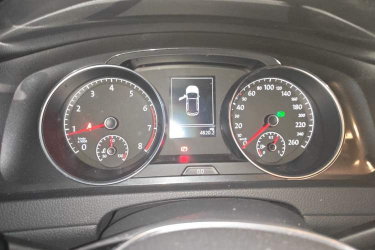 Used Volkswagen Golf 2018 230TSI Automatic Comfort Model Instrument Cluster