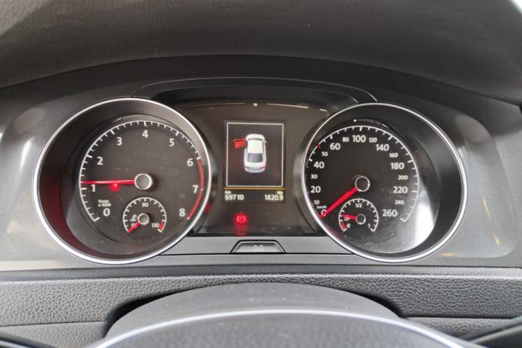 Used Volkswagen Golf 2018 230TSI Automatic Comfort Model Instrument Cluster