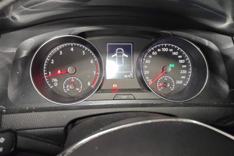 Used Volkswagen Golf 2018 230TSI Automatic Luxury Version Instrument Cluster