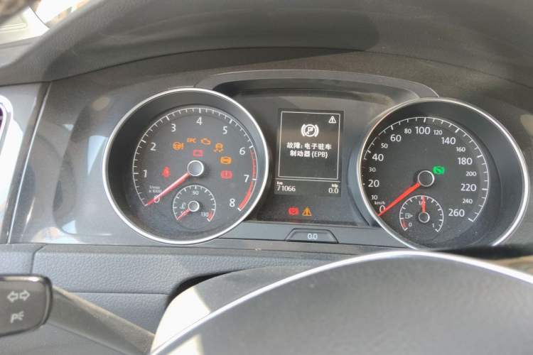 Used Volkswagen Golf 2018 230TSI Automatic Luxury Version Instrument Cluster