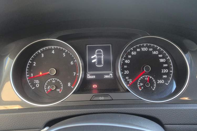 Used Volkswagen Golf 2018 1.6L Automatic Comfort Model Instrument Cluster