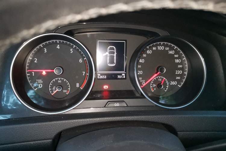 Used Volkswagen Golf 2018 230TSI Automatic Luxury Version Instrument Cluster