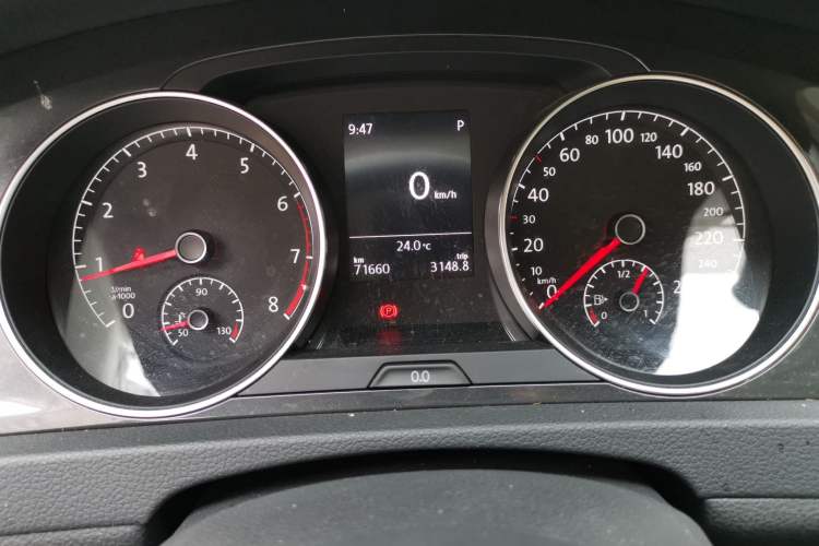 Used Volkswagen Golf 2018 1.6L Automatic Comfort Model Instrument Cluster