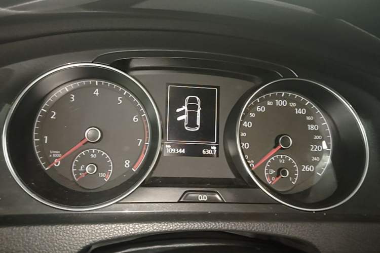 Used Volkswagen Golf 2018 230TSI Automatic Comfort Model Instrument Cluster