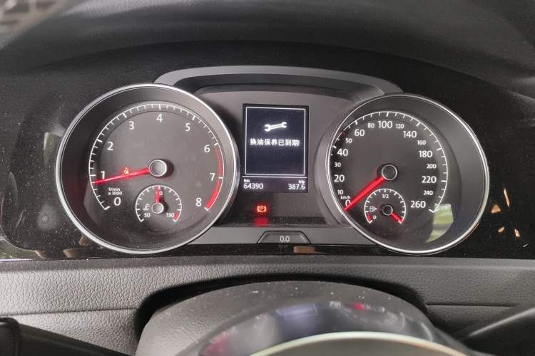 Used Volkswagen Golf 2018 280TSI Automatic R-Line Model Instrument Cluster
