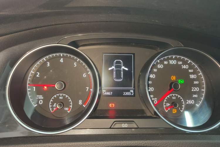 Used Volkswagen Golf 2018 230TSI Automatic Comfort Model Instrument Cluster