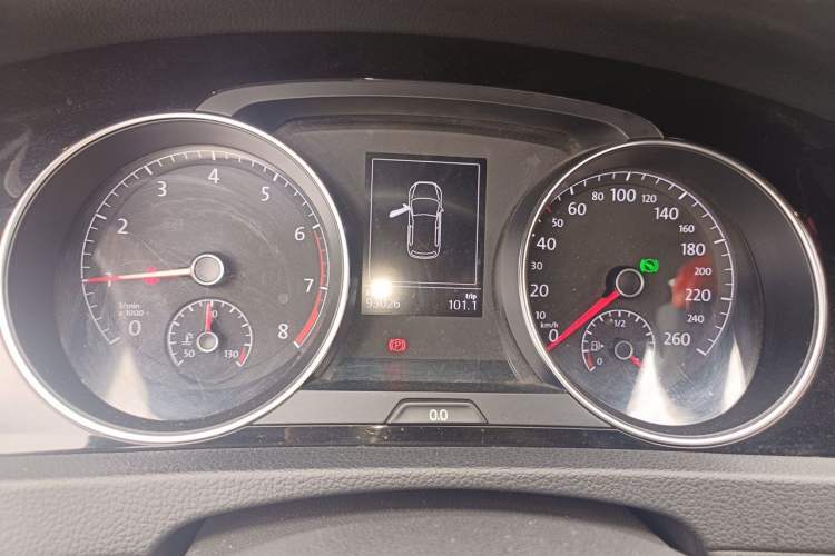 Used Volkswagen Golf 2018 280TSI Automatic R-Line Model Instrument Cluster