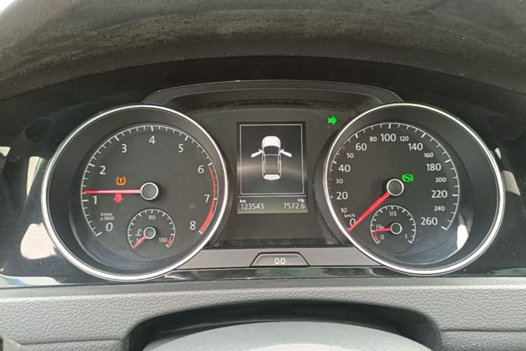 Used Volkswagen Golf 2018 280TSI Automatic R-Line Model Instrument Cluster