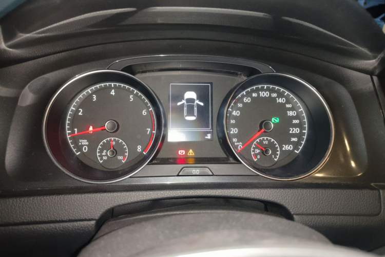 Used Volkswagen Golf 2018 230TSI Automatic Luxury Version Instrument Cluster