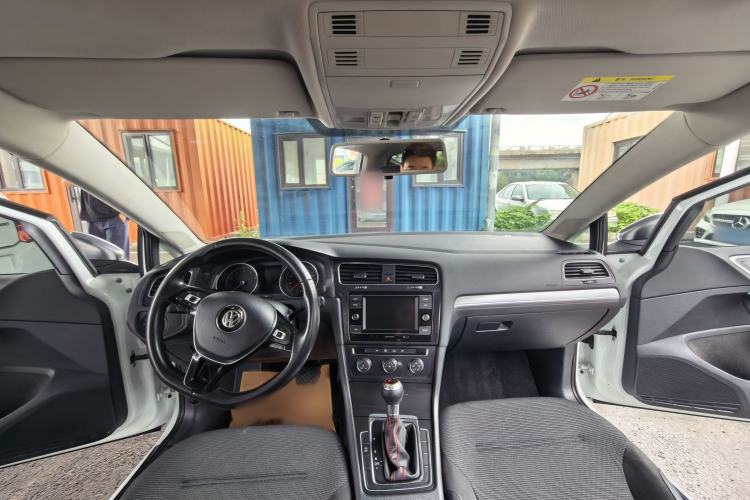 Used Volkswagen Golf 2018 230TSI Automatic Comfort Model Interior 1