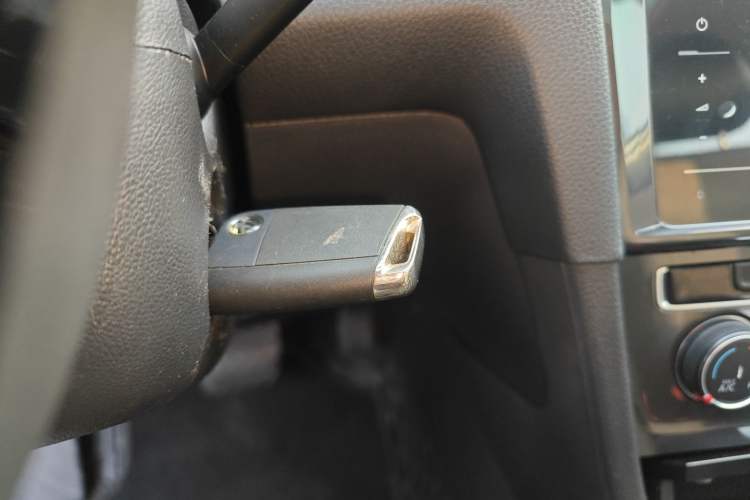 Used Volkswagen Golf 2018 230TSI Automatic Comfort Model Interior 1