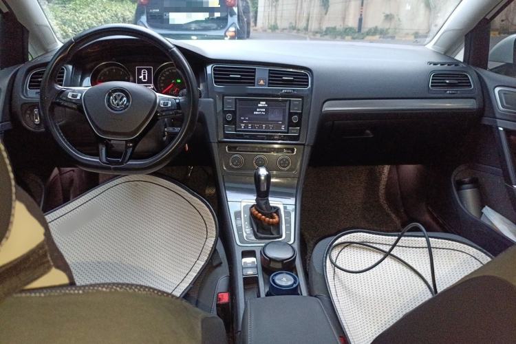 Used Volkswagen Golf 2018 230TSI Automatic Comfort Model Interior 2