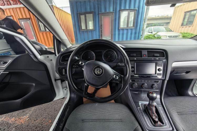 Used Volkswagen Golf 2018 230TSI Automatic Comfort Model Interior 2