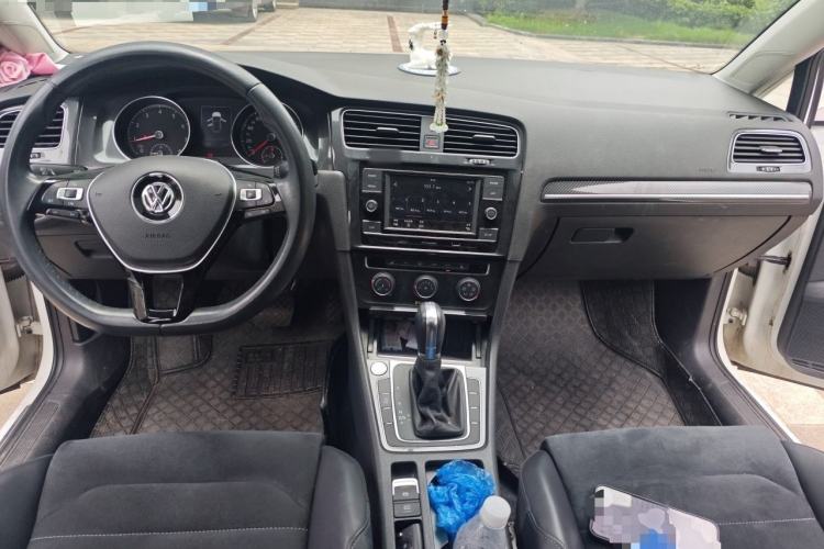 Used Volkswagen Golf 2018 230TSI Automatic Luxury Version Interior 2
