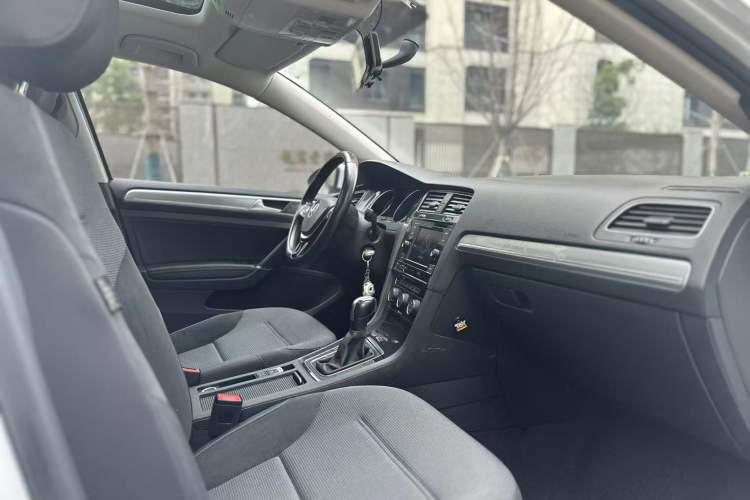 Used Volkswagen Golf 2018 230TSI Automatic Comfort Model Interior 2