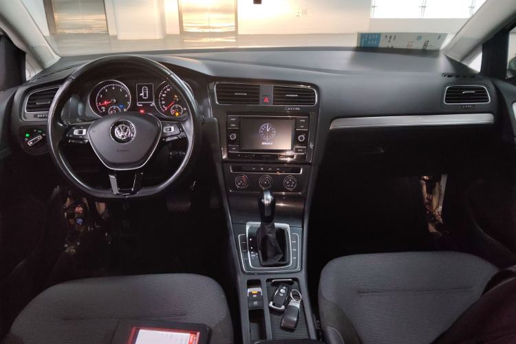 Used Volkswagen Golf 2018 1.6L Automatic Comfort Model Interior 2