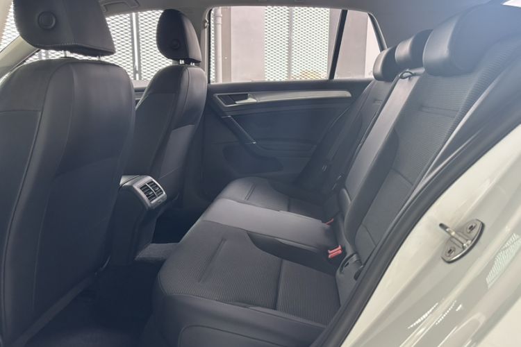 Used Volkswagen Golf 2018 1.6L Automatic Comfort Model Interior 2