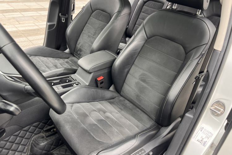 Used Volkswagen Golf 2018 230TSI Automatic Luxury Version Interior 2