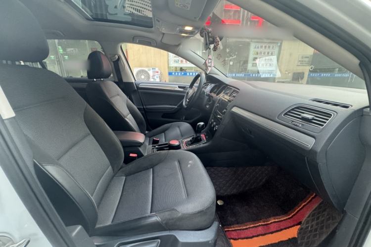 Used Volkswagen Golf 2018 230TSI Automatic Comfort Model Interior 2