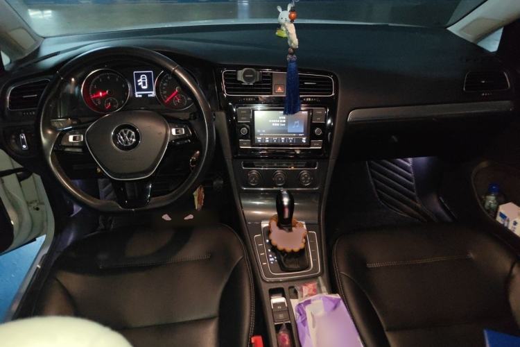 Used Volkswagen Golf 2018 1.6L Automatic Comfort Model Interior 2